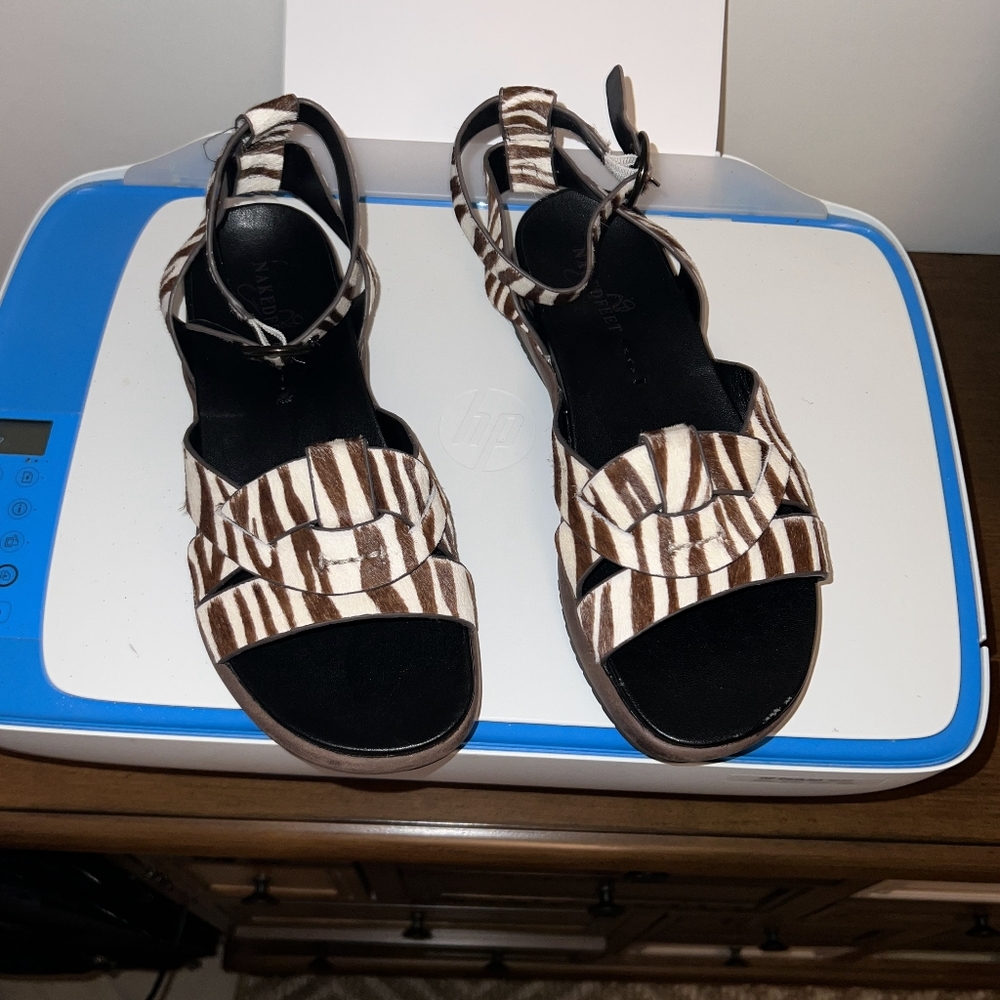 Naked Food brown leather 1" running platform sandals size 8?